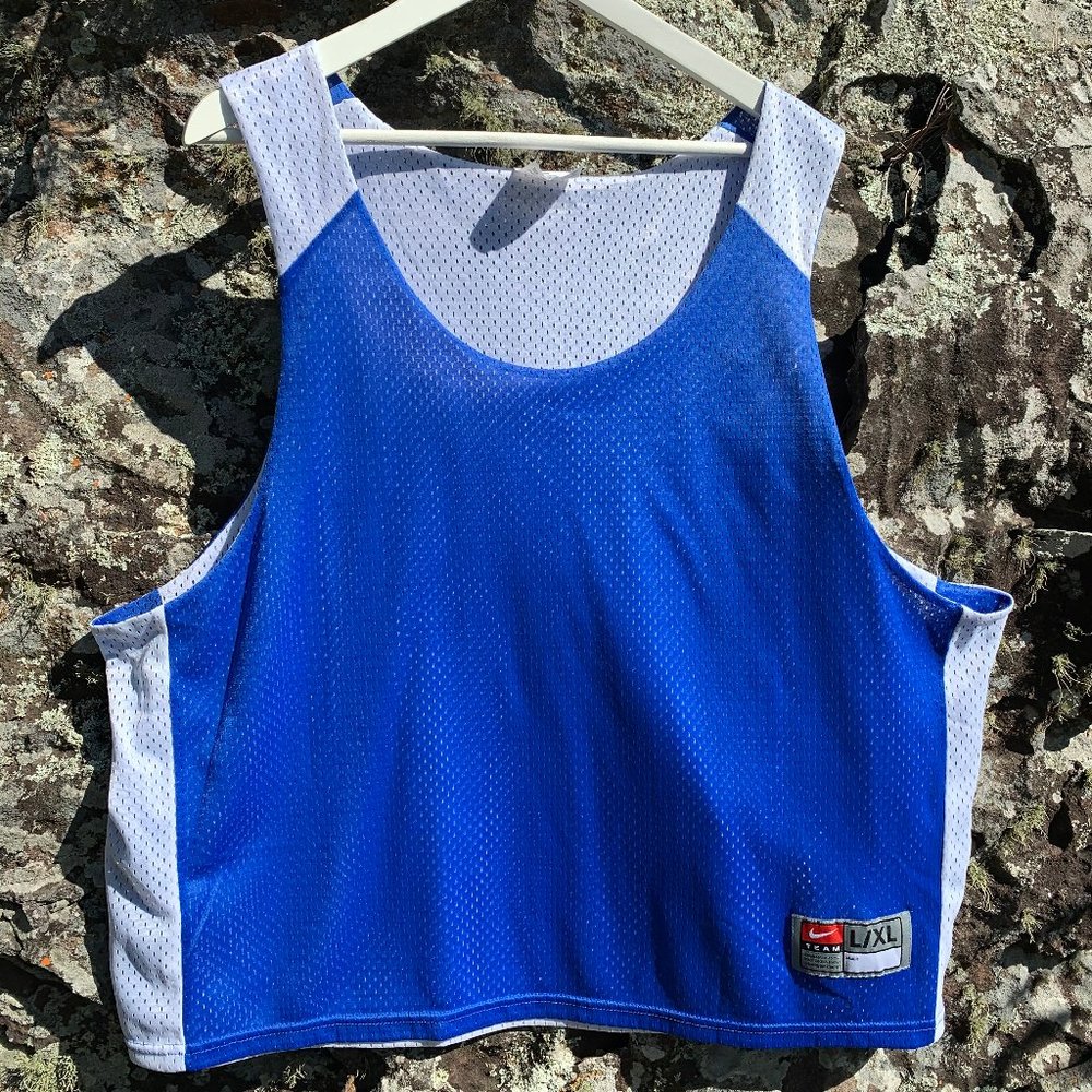 Nike EUC Men's blue/white reversible jersey SzL/XL
